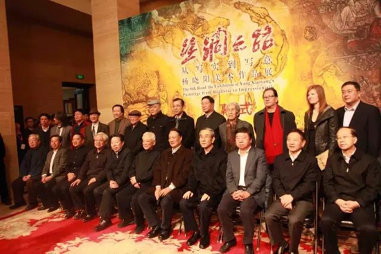 �z�I֮·�����Č���(sh��)���������(y��ng)��(g��)����Ʒչ���l(f��)�^չ�ᳱ